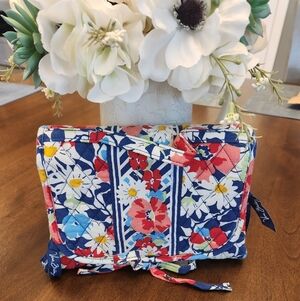 Vera Bradley Navy Floral Quilted Travel Organizer- Jewelry Bag